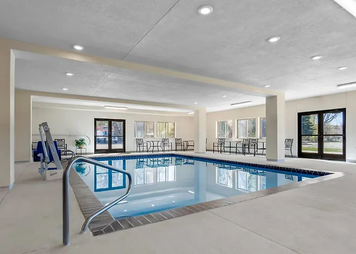 Super 8 By Wyndham Montpelier - Bear Lake