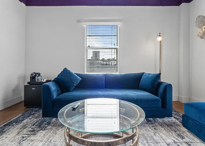 Townhouse Hotel