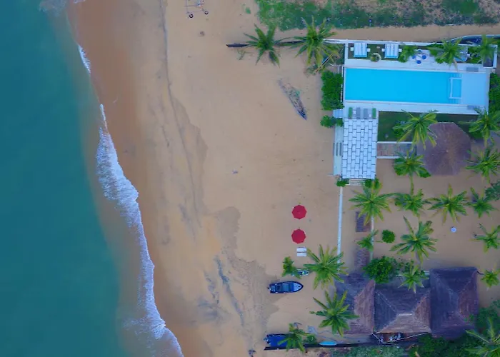 Dolphin Beach Resort - Dolphins, Kitesurfing & Wildlife