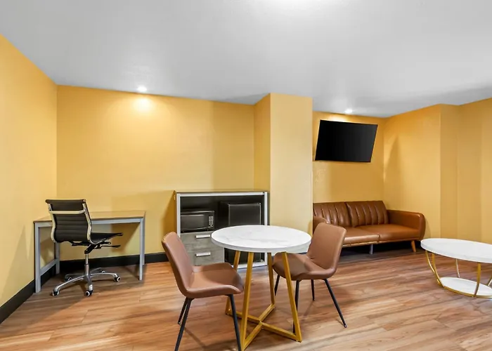 Super 8 By Wyndham Mesa Gilbert