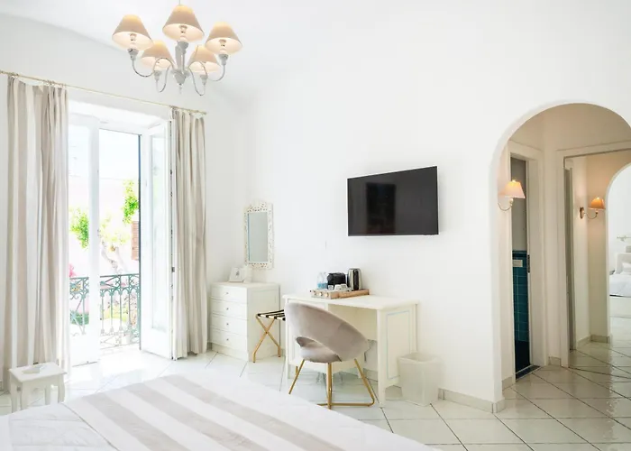 Queen Suite - Luxury Rooms (Adults Only)