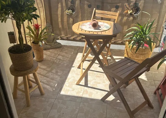 Cosy T2 avec terrasse à 5 min de la plage