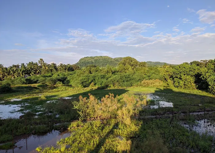 Sukhakarta Holiday Home