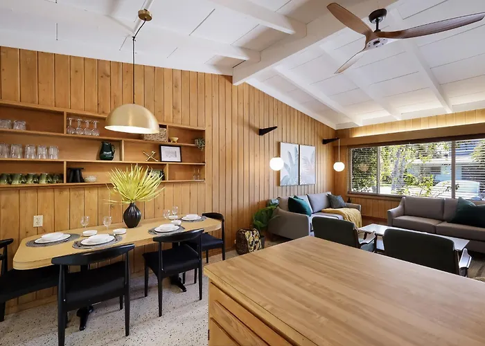 Bos Beach Bungalow