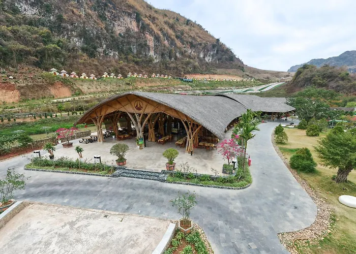 Moc Chau Island - Mountain Park And Resort