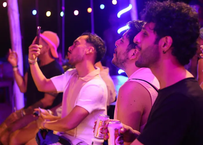 La Maxima Drag Show & Bar Lgbt