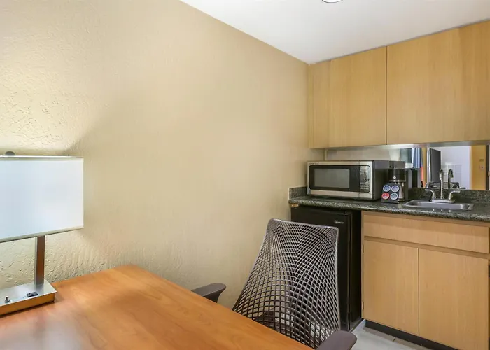Best Western Plus Scottsdale Thunderbird Suites
