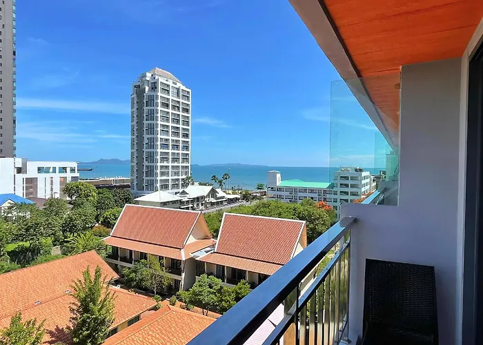 Golden Jomtien Beach Hotel