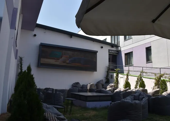 Green Hills Suites