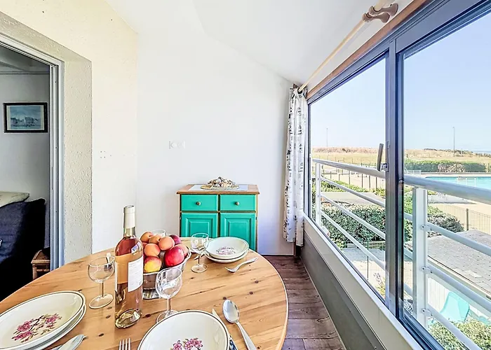 Apartment Belle Vue Mer Et Piscine By Interhome
