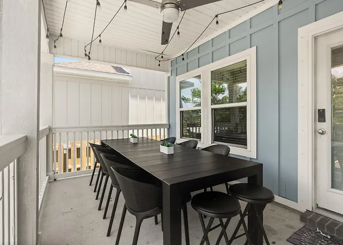 Mins To The Beach/King Beds/Arcade-Snowbird Deals!