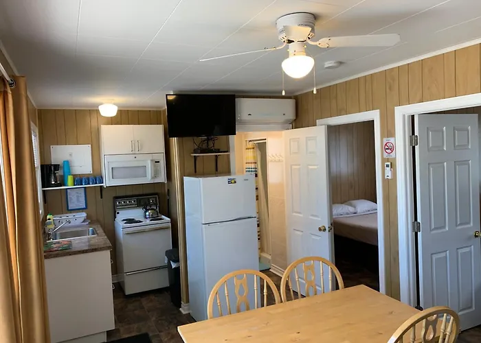 Wu Wu'S Cabins