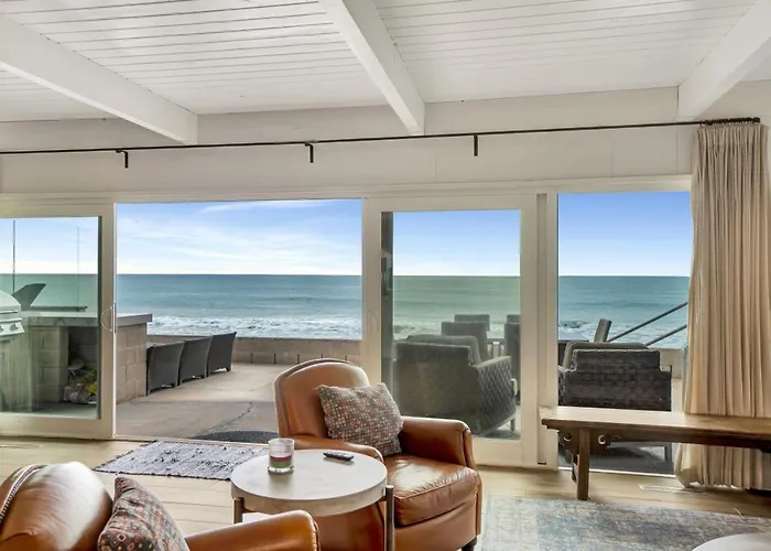 On The Sand!! Private Beach! Ocean Front Hot Tub!!