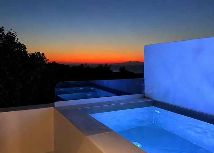 Acanthus Oia - Suites With Private Hot Tub
