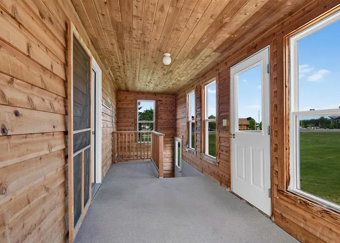 Birchwood Lodge