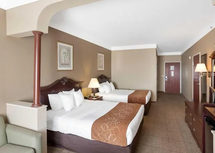 Comfort Suites Plainview