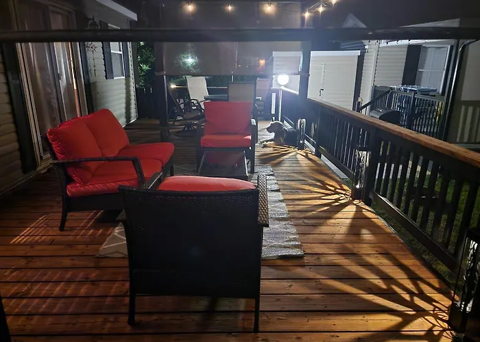 2 Bedroom Cottage With Lake View At Sherkston Resort, Sleep 6