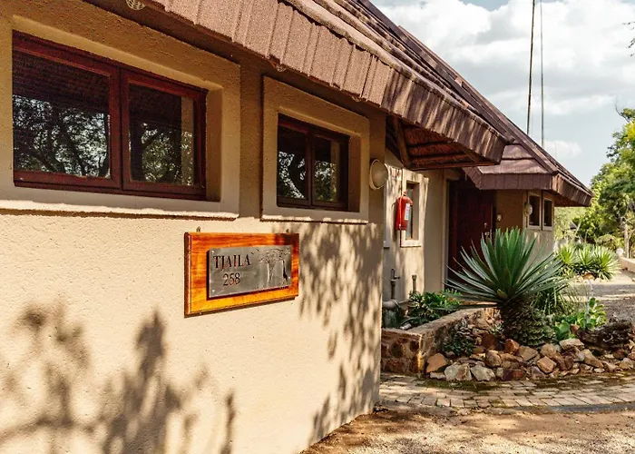 Mabalingwe Nature Reserve - Elephant Lodge - Tjaila