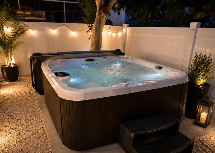 Sunwashed Stone Villa With Heated Pool, Hot Tub & Mini Golf