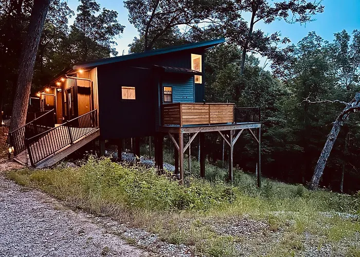 Firefly2 - Luxury Lakeside Treehouse With Hot Tub