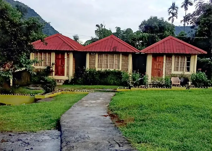 Smoky Falls Mae Fi Resort