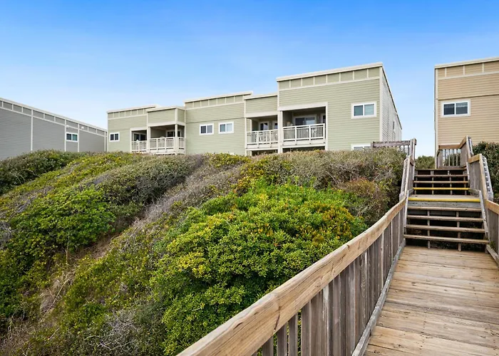 Beach Retreat By Oak Island Accommodations