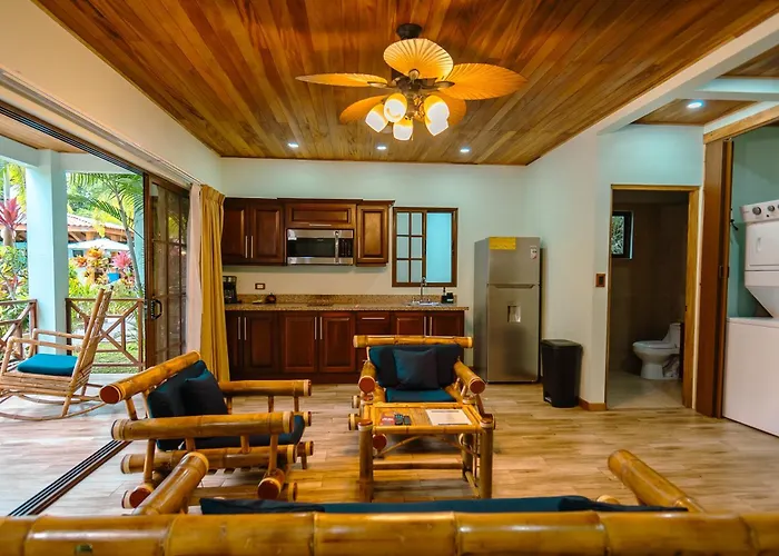 Bungalows Beachfront Hotel
