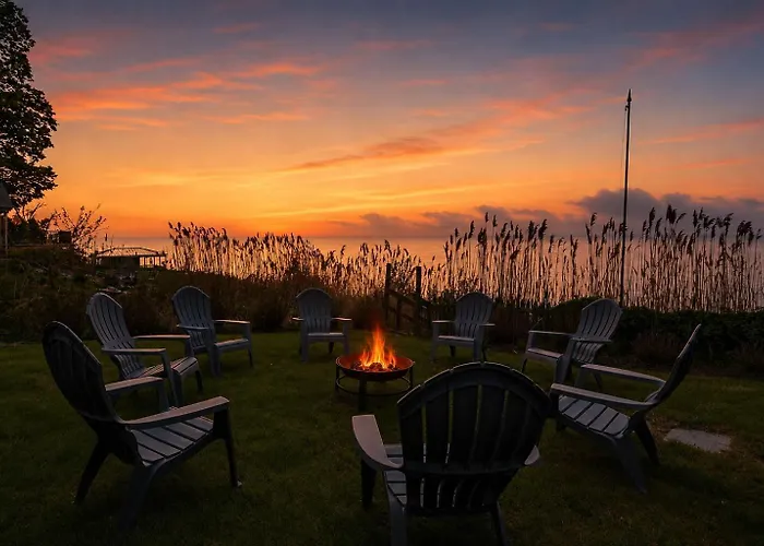 Lakefront Home In Madison - Private Beach