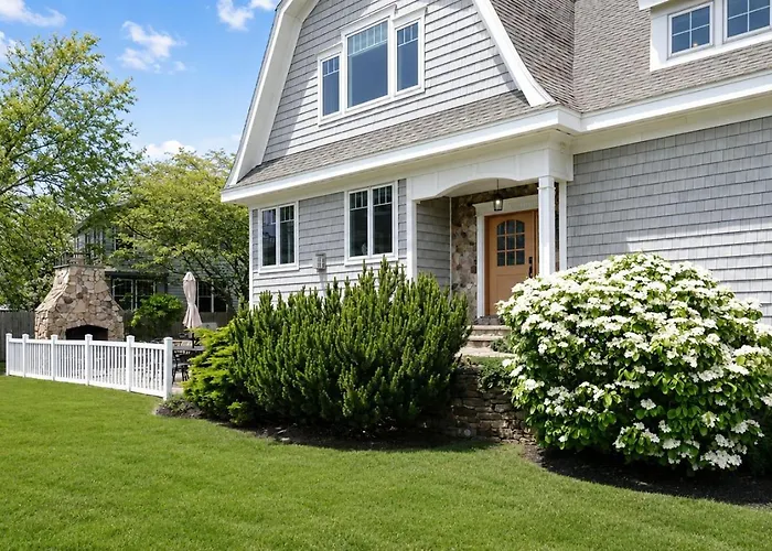 Sea Breeze By Bayley Vacation Rentals