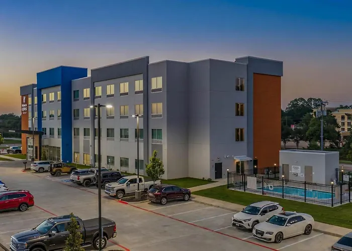 Holiday Inn Express & Suites Tyler South University Area By Ihg