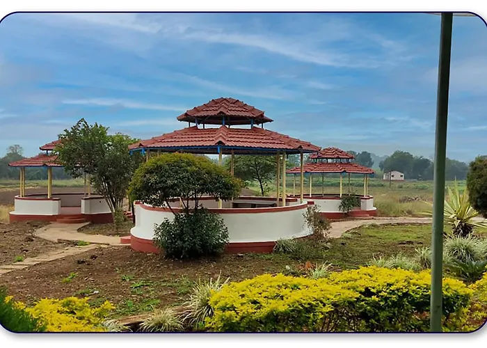 The Glen Woods Luxury Dome Stay Near Pavana Lake