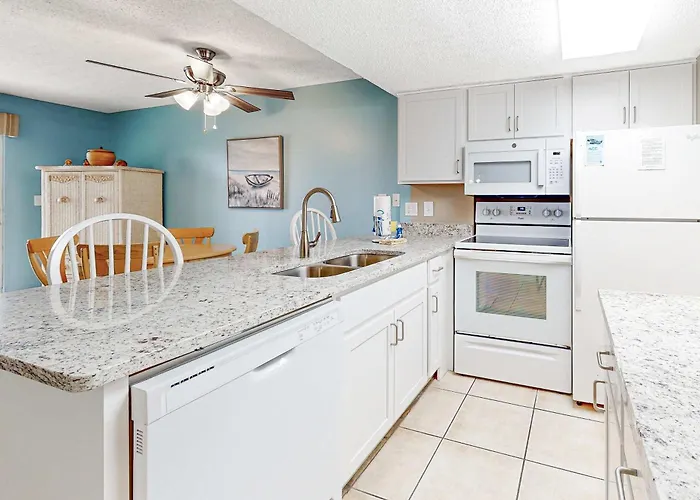 Ground-Floor Condo With Entertainment Shared Pool Hot Tub - Near Beach