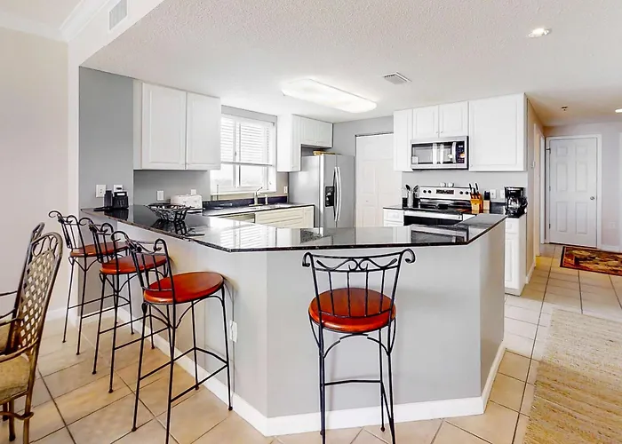 Well-Appointed Condo With Amazing Views Pool & Hot Tub - Close To Beach