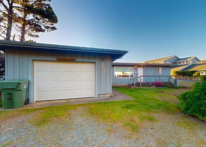 Dog-Friendly Cottage On The Bluff With Unobstructed Ocean Views