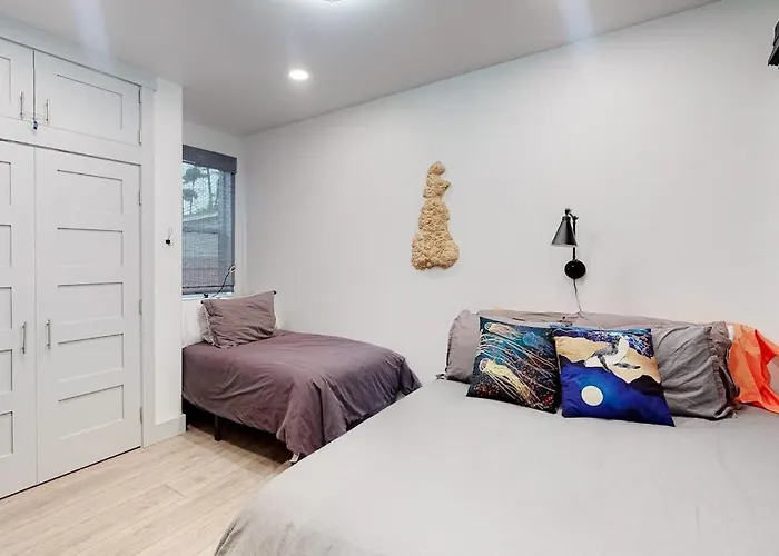 Modern Dog-Friendly Home With A Full Kitchen Washer&Dryer Furnished Patio