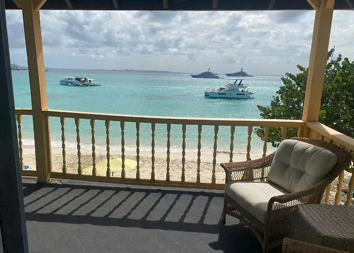 Rendezvous Bay Hotel