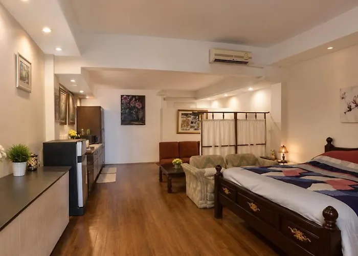 Sammy Seaview Mae Ramphueng Beach Front Homestay Apartment แซมมี่ ซีวิว ที่พักวิวทะเลหน้าหาดแม่รำพึง
