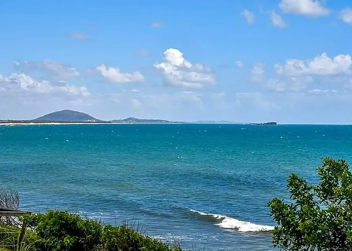 2 Bedroom Top Floor Unit - Ocean Views And Pool