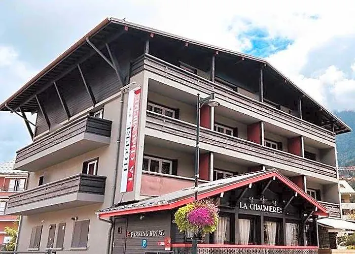 Hotel La Chaumière Garage Moto gratuit À 150 m de la gare SNCF et TMB