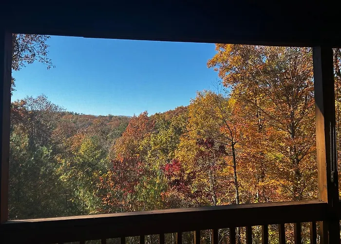 The Grouse House, Community Lake Access, Hot Tub & Huge Screened Porch