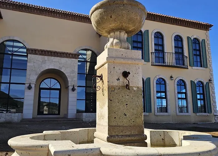 Chateau Del Valle
