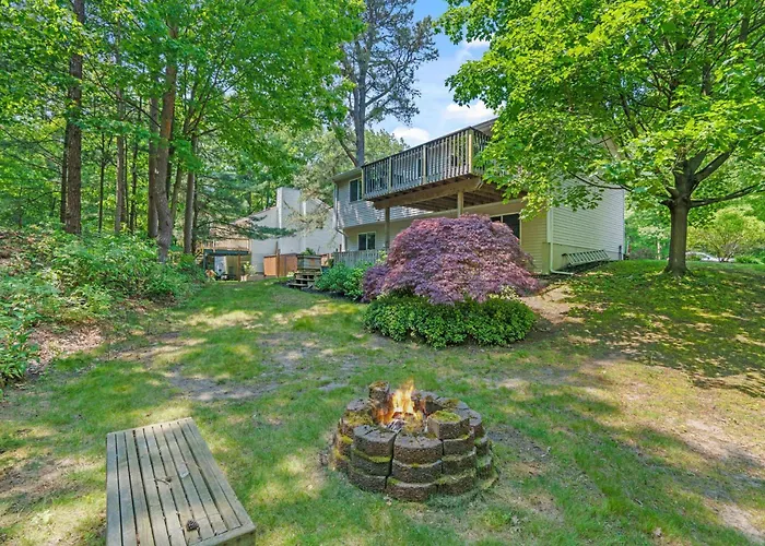 The Holland Hideaway- Family Home - Walk To Beach