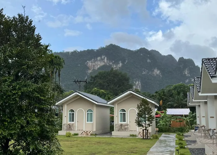 Hills & Hush Khao Sok Eco Resort