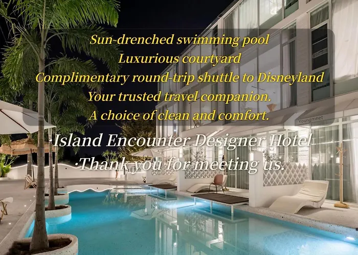 途庐荟酒店 浦东机场店 Tulu Hui Hotel Provides 24 Hour Free Airport And Disneyland Shuttles An Elegant Courtyard With Sun Loungers Laundry And Food Delivery Services Finely Designed Rooms For A Pleasant