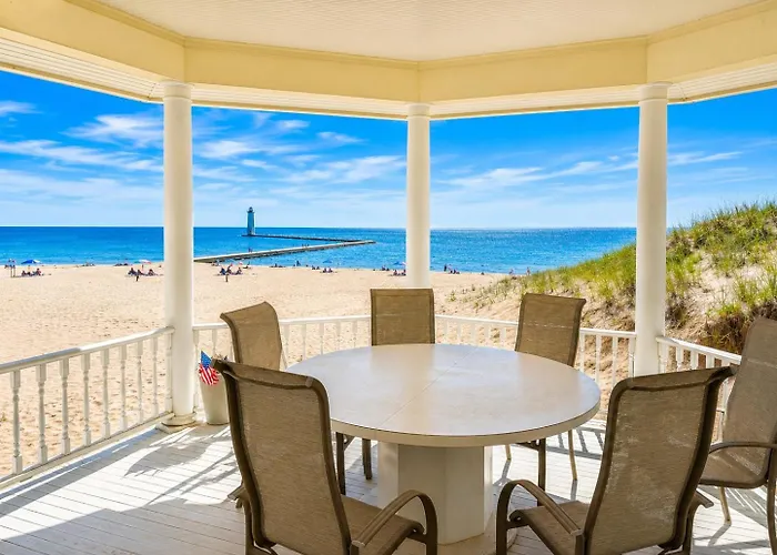 New! The Frankfort Beach House - Spectacular!