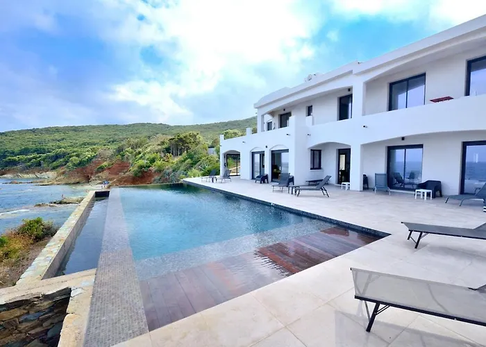 Villa EOLE face à la mer, les pieds dans l'eau