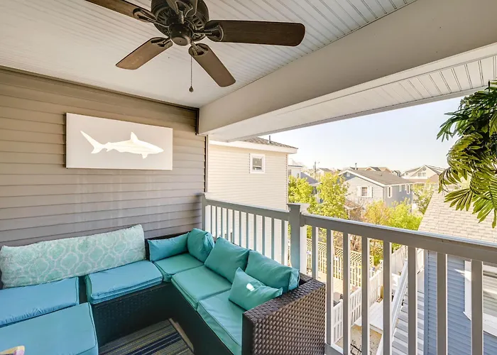 Family Home W/ 5 Decks! Fantasy Island Down Street