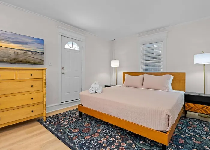 Sleeps 16 All Redone W Yard 1 Block To Beach