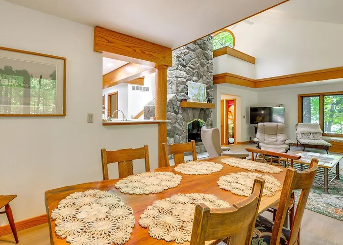 Glen Arbor Home W/ Glen Lake Access & Shared Dock!