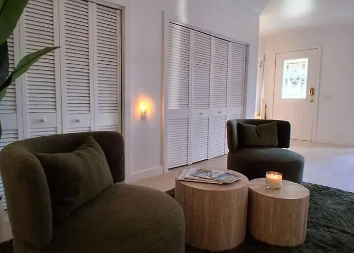Recharge And Relax Hideaway - Holiday Home - Holiday Home
